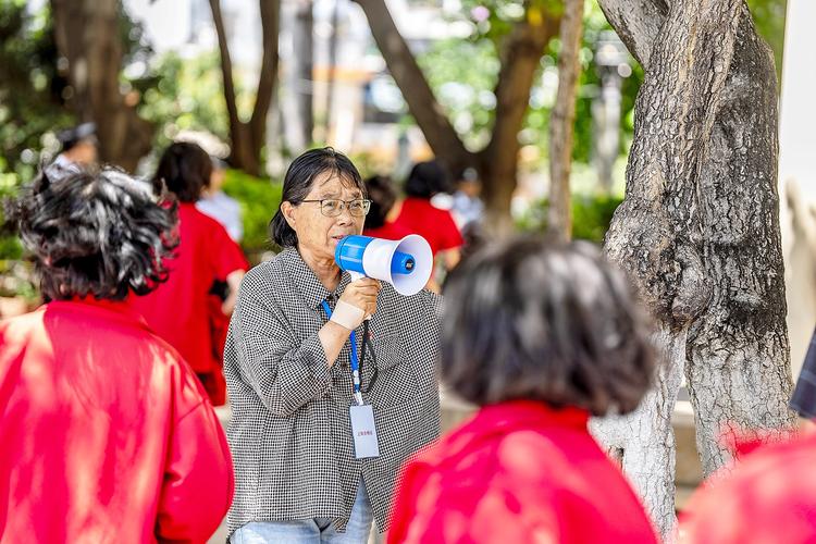 新澳2025今晚特马开奖号码和高考后张桂梅躲门后与高考结束张桂梅